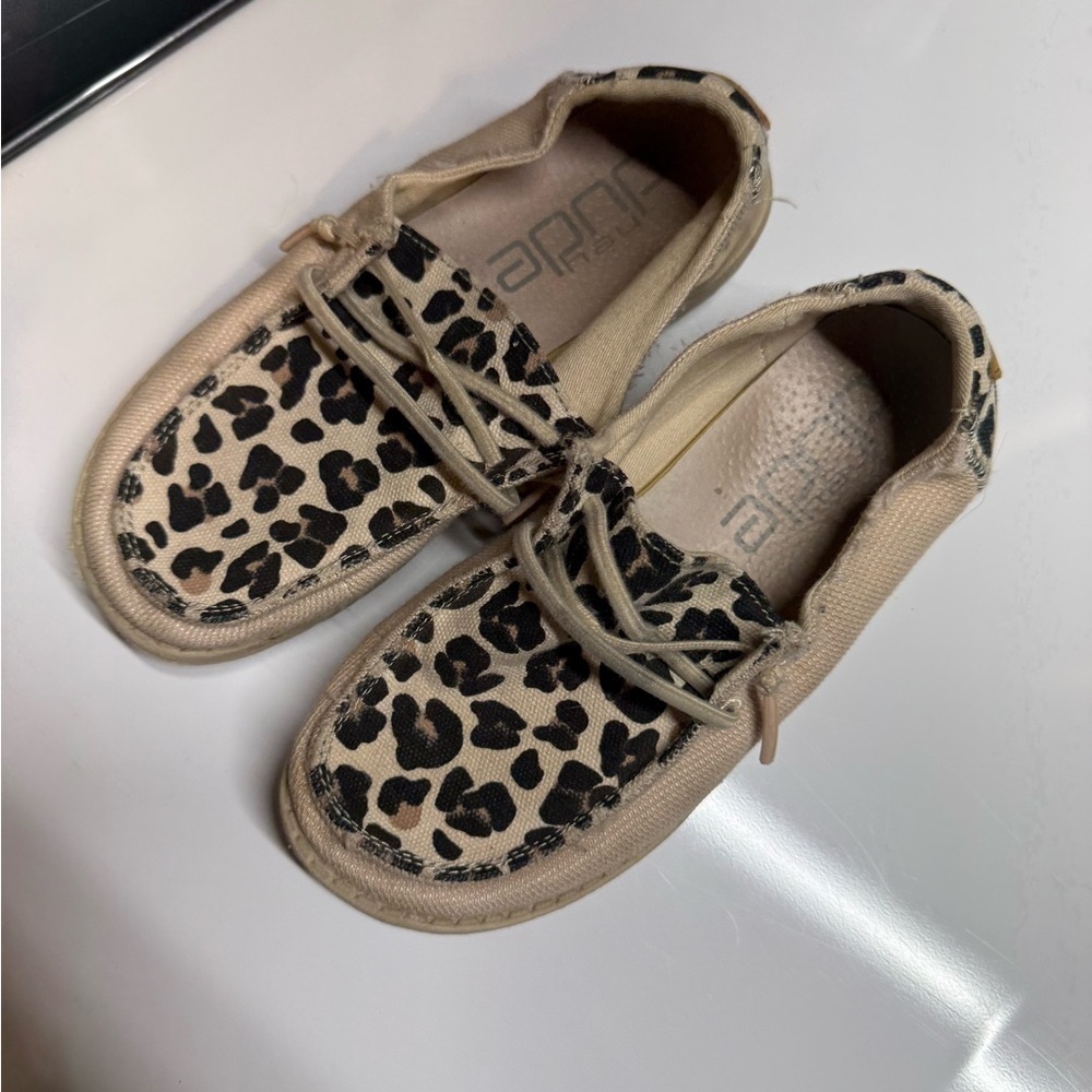 Hey Dude Wendy Youth Funk Leopard Print Slip On Shoes Size 2Y